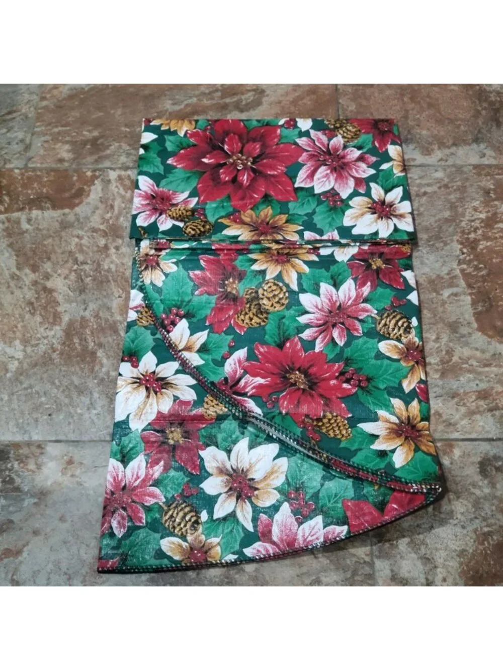 VTG Ashley Taylor Christmas Poinsettia Flannel Backed Vinyl Tablecloth 52x70 Ova